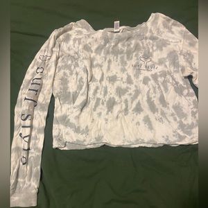 Surf style cropped long sleeve